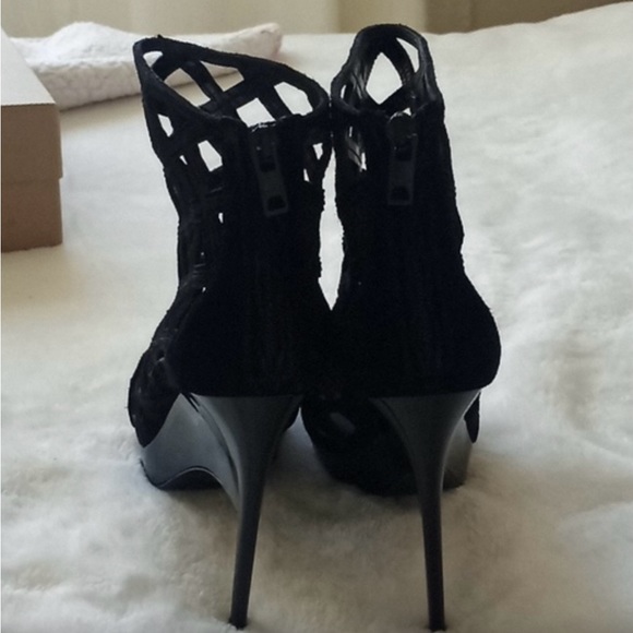 Burberry cage open toe heels size38 - Picture 2 of 8